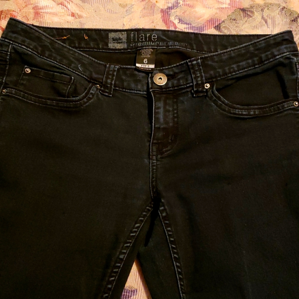 Mossimo Flare Premium Jean Size 6